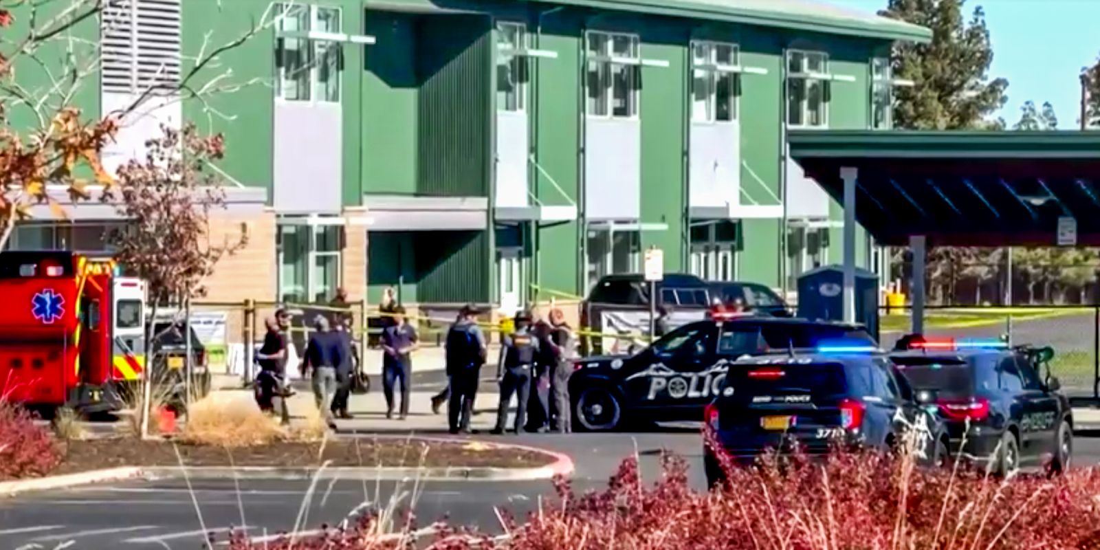 Adolescente de 16 anos mata quatro — três crianças em escola do Oregon