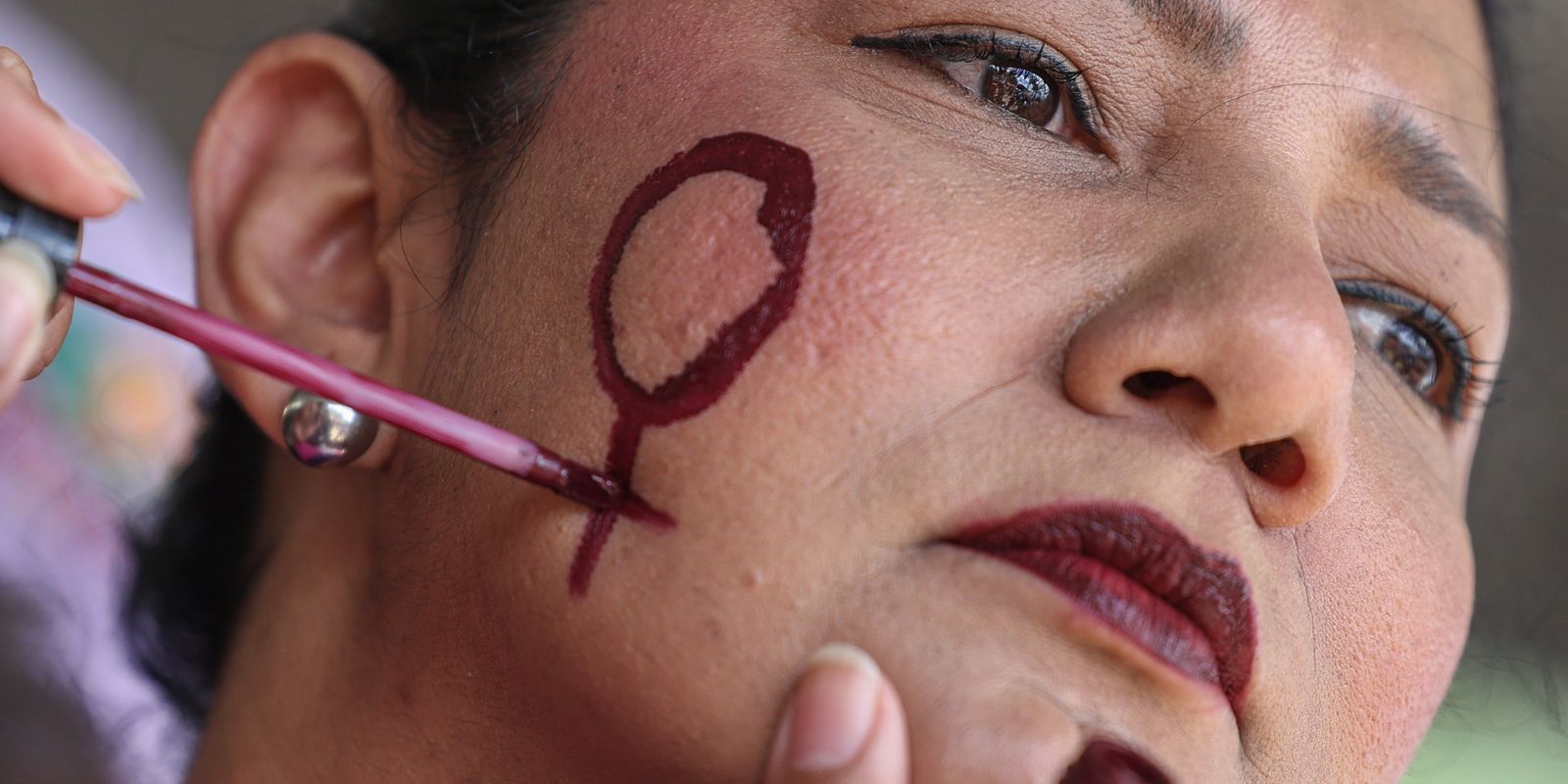Agressões políticas a mulheres disparam: casos vão de 15 para 177 (2022–2026)
