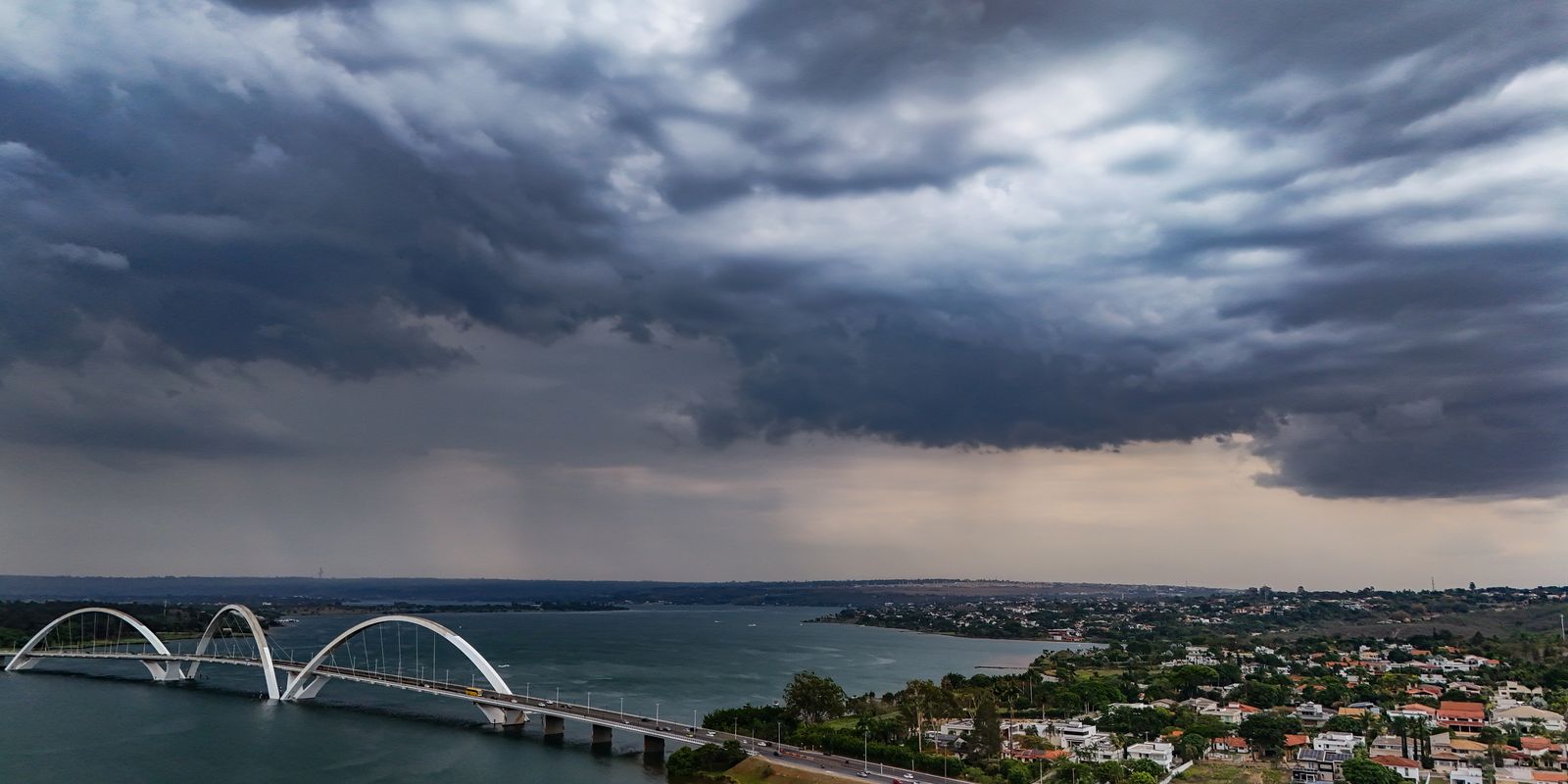 Calor sobe e Inmet emite alertas de tempestade no Sul e oeste