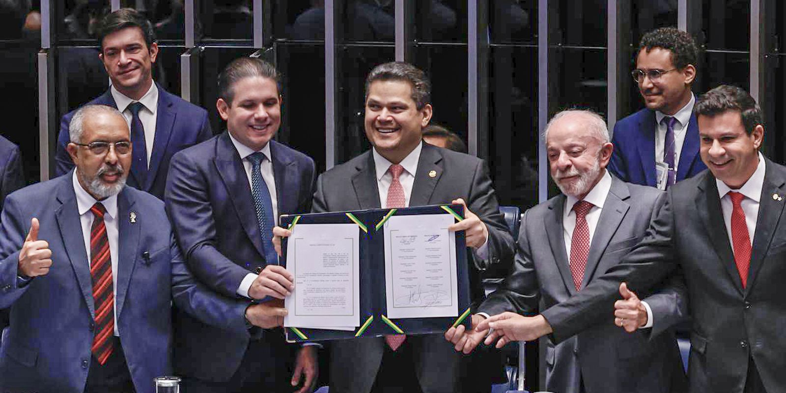 Emenda constitucional acaba com 6x1; 5x2 passa a vigorar em 60 dias