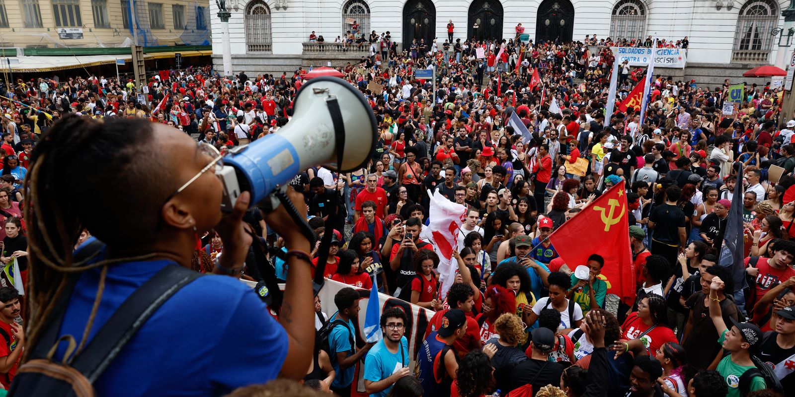 Estudantes marcham por Lula em ao menos 13 estados e no DF