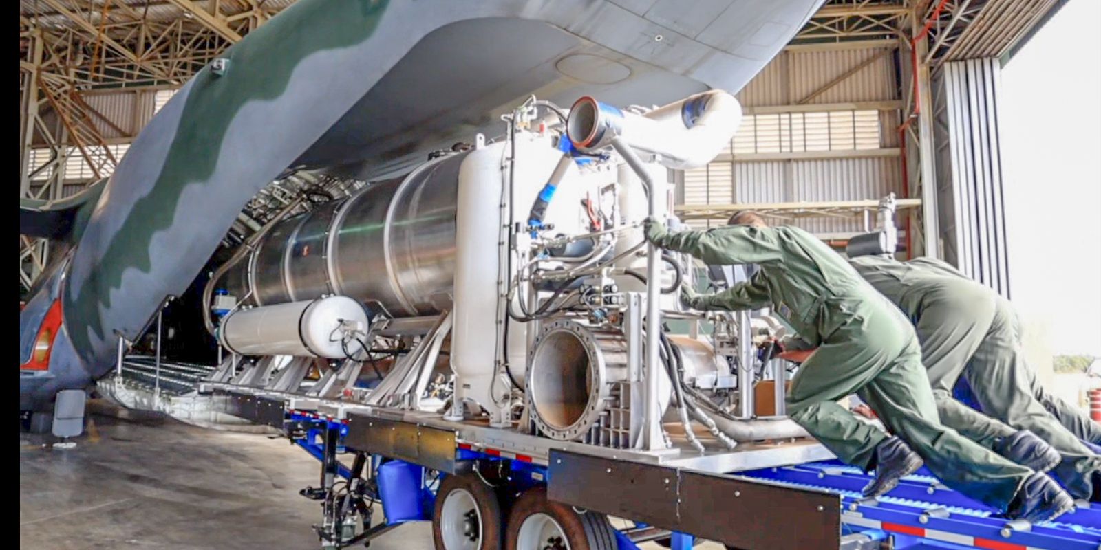 FAB mobiliza dois KC-390 para apagar incêndios no Amazonas
