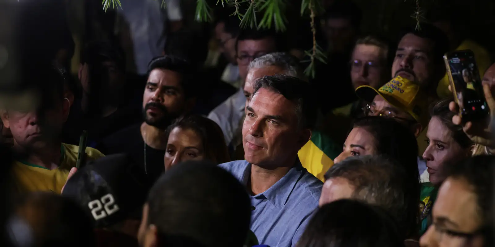 Flávio Bolsonaro libera sigilos por condição: exige que Lula faça o mesmo