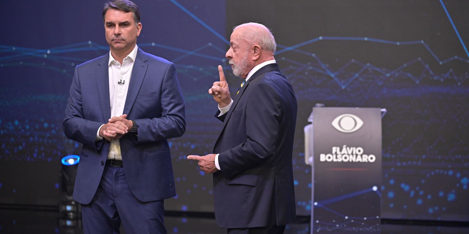 Lula protocola pedido de quebra de sigilos e desafia Flávio Bolsonaro