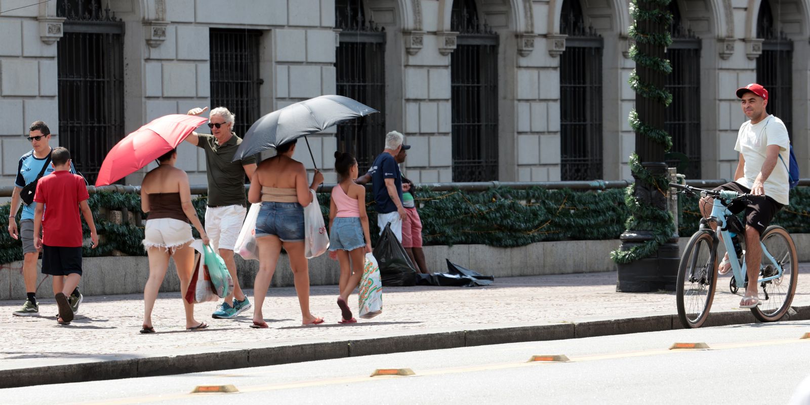 Massa quente provoca calor e seca em grande parte do país; Inmet alerta
