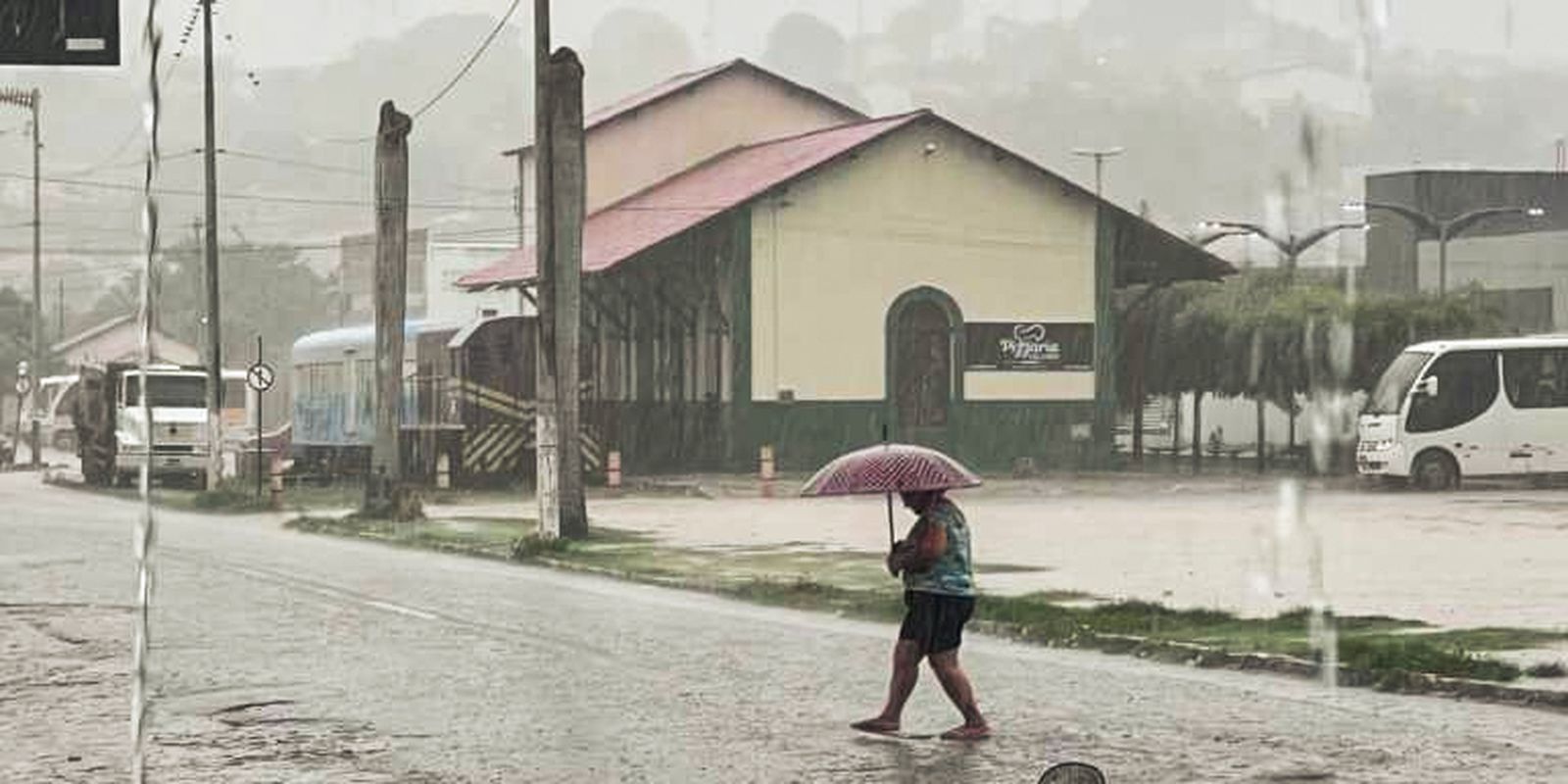 ZCAS provoca chuva intensa no Norte e Nordeste; sul da Bahia em alerta laranja